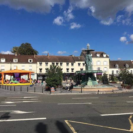 Le Saint Jean Appartement Melun Buitenkant foto