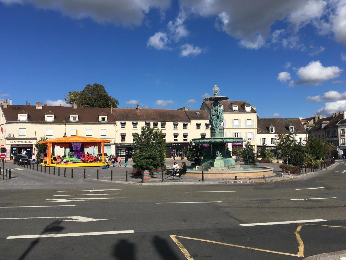 Le Saint Jean Appartement Melun Buitenkant foto